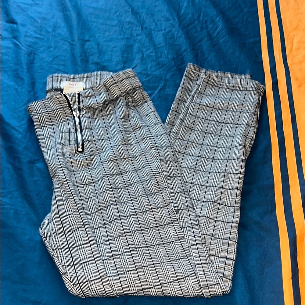Woman’s Black & White Plaid Pants